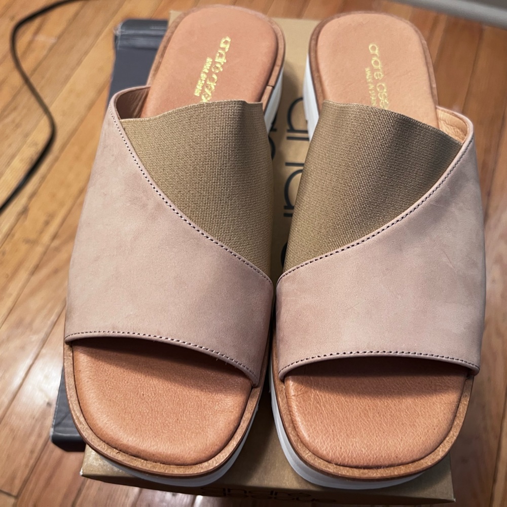 Andre Assous tan wedge sandals